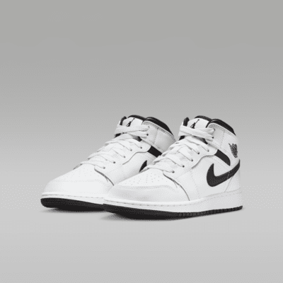 Air Jordan 1 Mid cipő nagyobb gyerekeknek