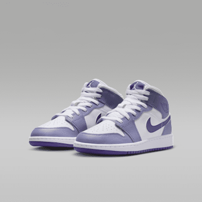 Air Jordan 1 Mid Older Kids' Shoes