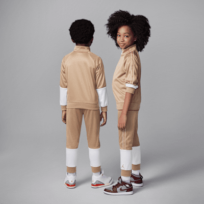 Conjunto con cintas de punto con bloques de color Dri-FIT para niños talla pequeña Jordan