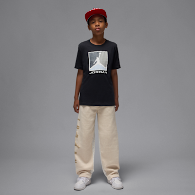 Jordan Flight Essentials Older Kids' Boxed Logo 3.0 T-Shirt