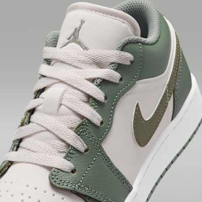 Air Jordan 1 Low Older Kids' Shoes