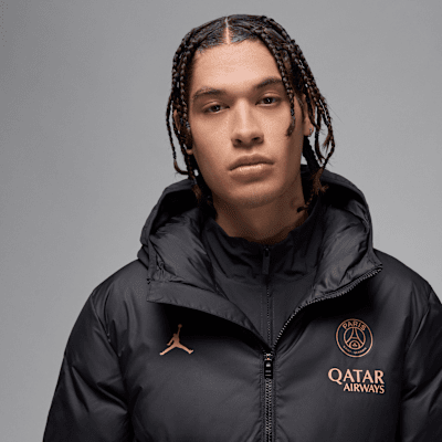 Paris Saint-Germain Strike Windrunner PrimaLoft® Men's Jordan Storm-FIT Soccer Hooded Parka