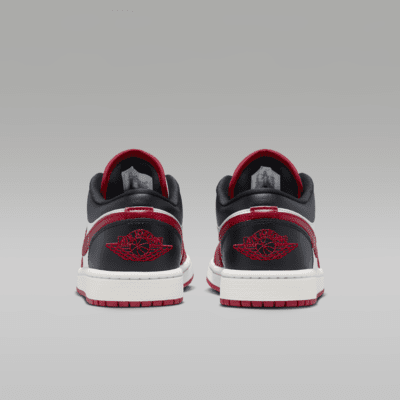 Air Jordan 1 Low Kadın Ayakkabısı