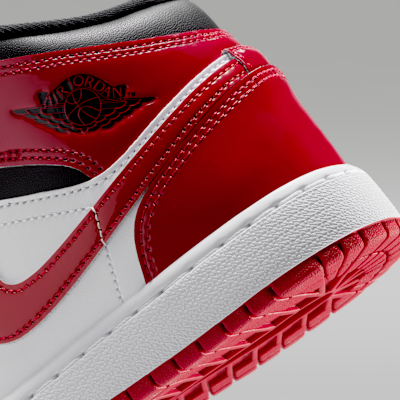 Air Jordan 1 Mid Big Kids' Shoes