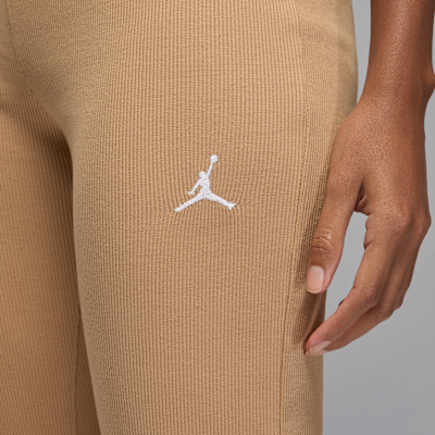 Jordan Brooklyn Essentials Leggings acampanados de talle medio - Mujer