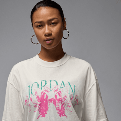 Jordan Women's Oversized Graphic T-Shirt