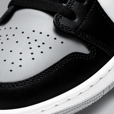 Air Jordan 1 Low Older Kids' Shoes