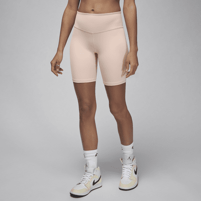 Biker shorts beige top