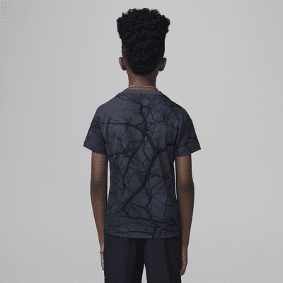 Playera con estampado de árbol genealógico para niños talla pequeña Jordan
