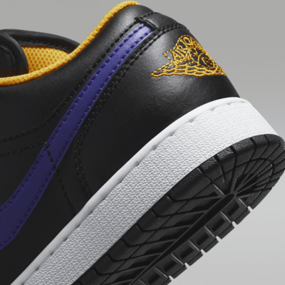 Air Jordan 1 Low Older Kids' Shoes