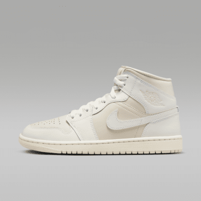 Air Jordan 1 Mid Kadın Ayakkabısı