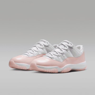 รองเท้าผู้หญิง Air Jordan 11 Retro Low "Legend Pink"