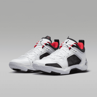 red nike basketball shoes