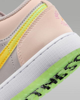 Air Jordan 1 低筒鞋 Sneaker School