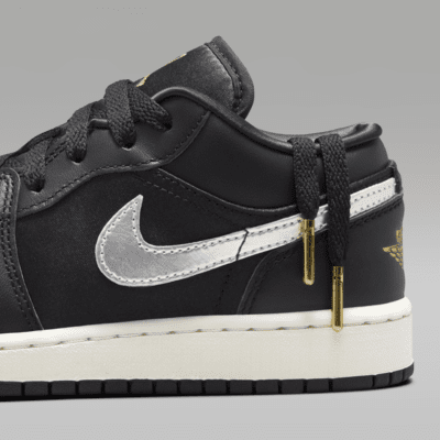 รองเท้าเด็กโต Air Jordan 1 Low SE