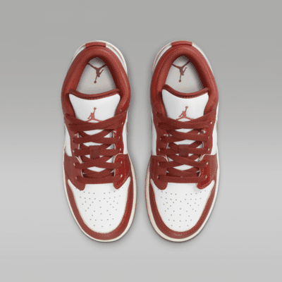 Air Jordan 1 Low SE Older Kids' Shoes. Nike IL
