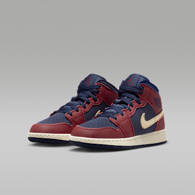 Air Jordan 1 Mid SE Older Kids' Shoes