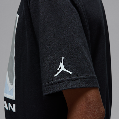 Jordan Flight Essentials Older Kids' Boxed Logo 3.0 T-Shirt