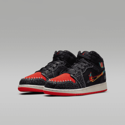 Air Jordan 1 Mid SE Big Kids' Shoes