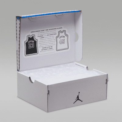Air Jordan 1 Mid Sneaker School Older Kids' Shoes