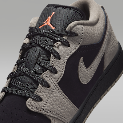 Air Jordan 1 Low SE Older Kids' Shoes