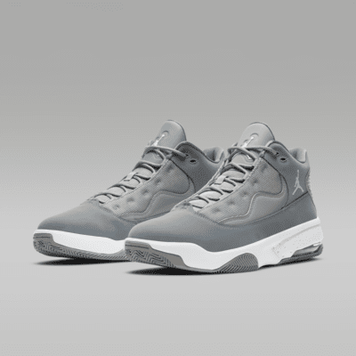 Calzado para hombres Jordan Max Aura 2