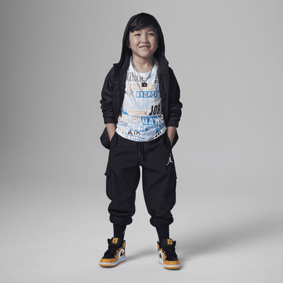 Playera para niños talla pequeña Jordan Fan Love Allover Print Tee