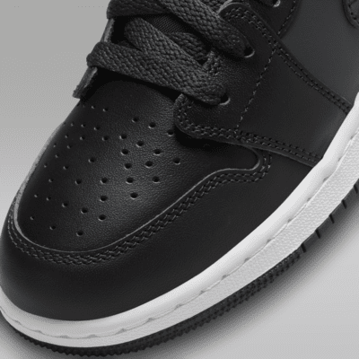Air Jordan 1 Low SE Older Kids' Shoes