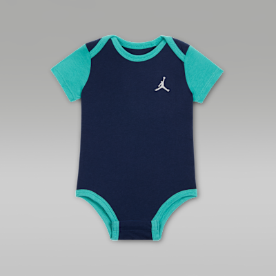 Lot de trois bodys Jordan Brooklyn Essentials pour bébé (0-9 mois)