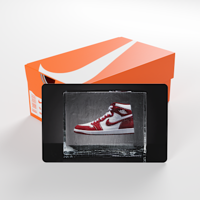 La tarjeta de regalo Nike se envía por correo en una minicaja de tenis Nike