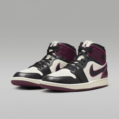 Air Jordan 1 Mid SE Kadın Ayakkabısı