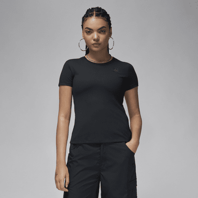 Jordan Essentials Women's Slim Short-Sleeve T-Shirt. Nike SK