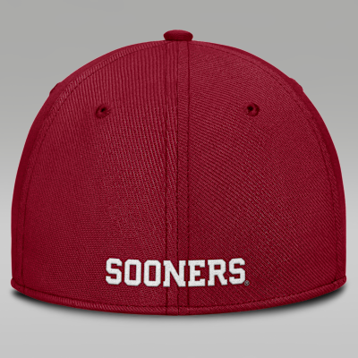 Gorra universitaria marca Jordan Dri-FIT para hombre Oklahoma On-Field Rise Swoosh