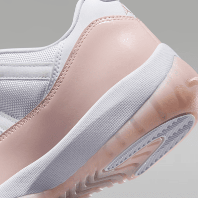 รองเท้าผู้หญิง Air Jordan 11 Retro Low "Legend Pink"