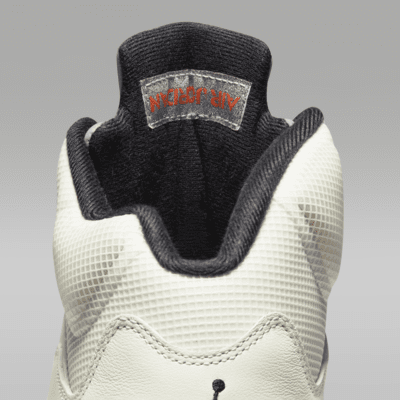 รองเท้า Air Jordan 5 Retro