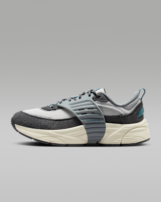 Nike  sneaker 