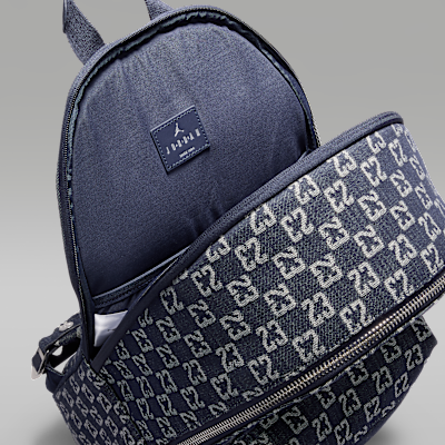 dior nike backpack  Hippochi maxi backpack will lend the finishing touch to any outfit. Dior Oblique Grained Calfskin Mini