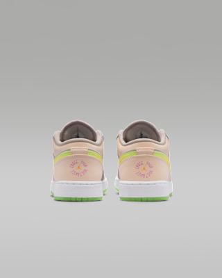 Air Jordan 1 低筒鞋 Sneaker School