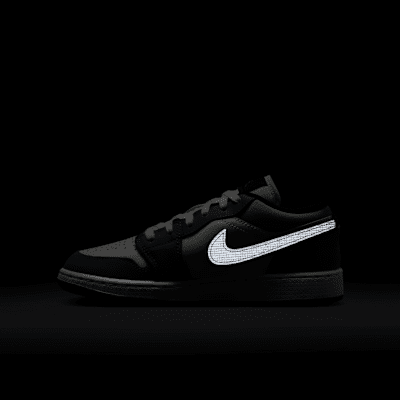 Air Jordan 1 Low Older Kids' Shoes