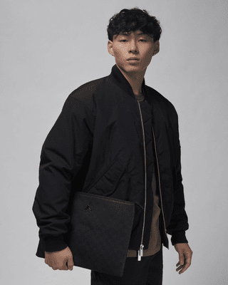 Мужские  Jordan Monogram Pouch (1 L)