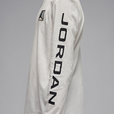 Jordan Essentials Big Kids' Baseline Long Sleeve T-Shirt