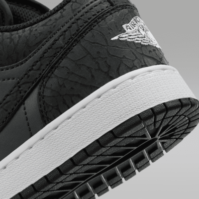 Air Jordan 1 Low SE Older Kids' Shoes