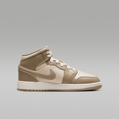 Air Jordan 1 Mid Big Kids' Shoes