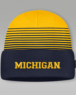 Женские Michigan Sideline Utility Jordan Brand College Cuffed Beanie