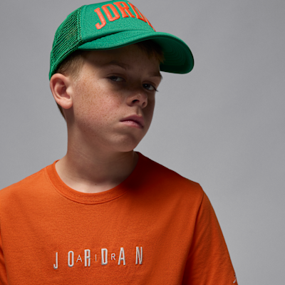 Playera con logotipo bordado Jordan para niños talla grande