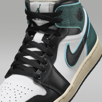 Air Jordan 1 Mid SE Kadın Ayakkabısı