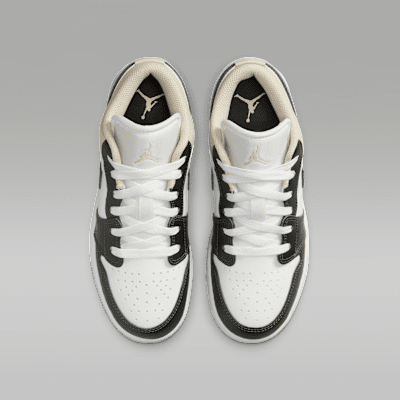 Air Jordan 1 Low Older Kids' Shoes