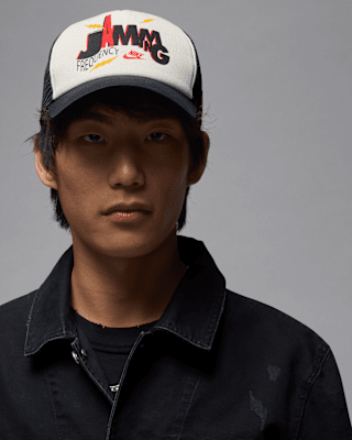 Женские  Jordan Trucker Hat