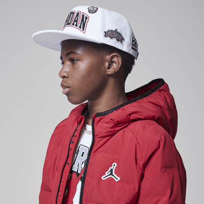 Gorra con visera plana para niños grandes Jordan Patch Pack