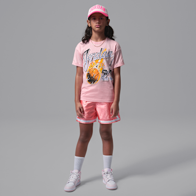 Playera con tipografía She's On Fire para niños talla grande Jordan